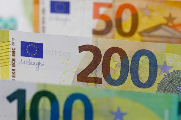 别被表象迷惑！美股连涨并非反转，投资者根本没盲目追高